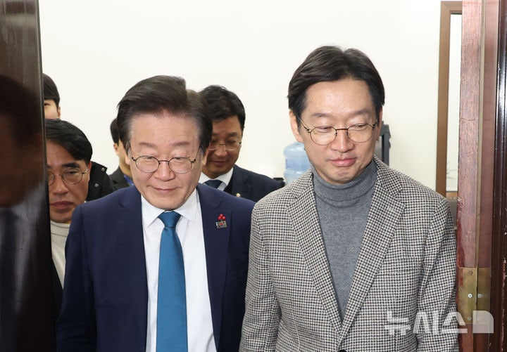<b>비명계</b>, <b>이재명</b> 체제 연일 견제구…<b>통합</b> 리더십 시험대