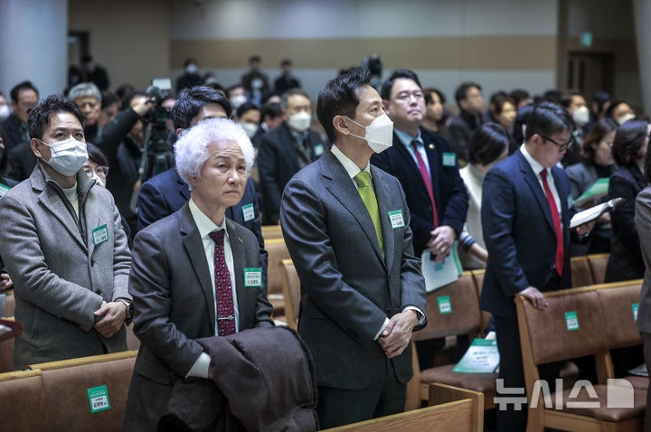 <b>오세훈</b> 서울시장, <b>신년기도회</b> 참석