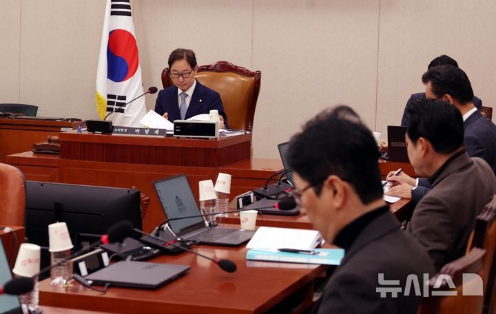 與, 법사소위 상법·<b>명태균특검법</b> 野 일방 처리에 "대선용"