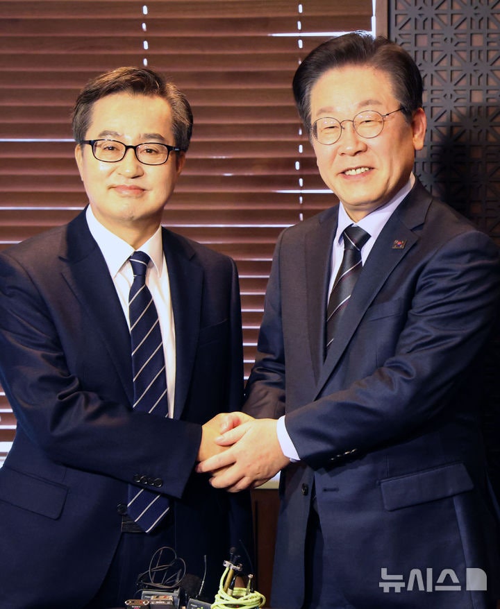 <b>이재명</b> 만난 <b>김동연</b> "민주, 신뢰의 위기…정권교체 가능한지 우려"(종합...