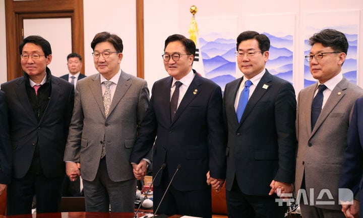 여야협의회, <b>연금 모수개혁</b>부터 논의키로 합의…오는 10일 만나 추경 논...