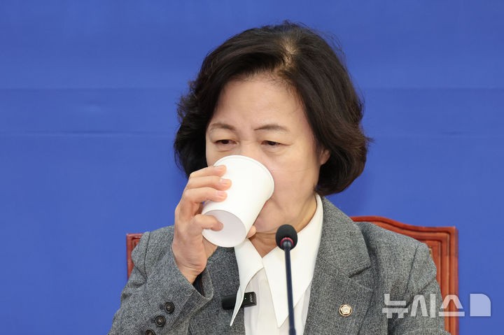민주, '尹 석방' 대검찰청 <b>항의 방문</b>…"심우정 사퇴해야"