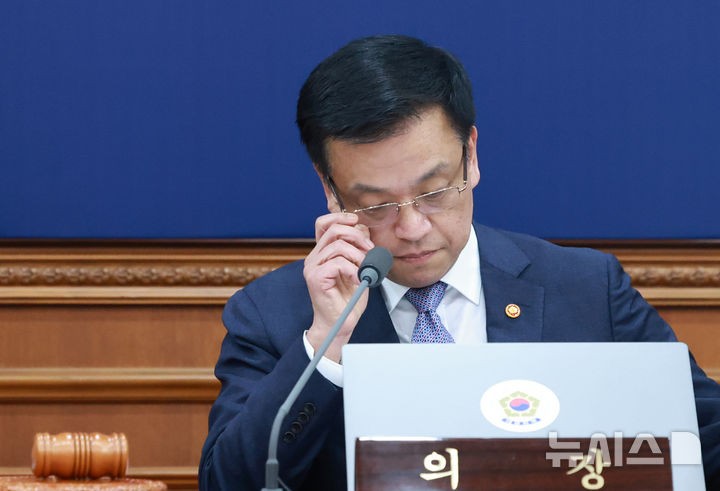 최 대행, 14일 국무회의 소집 '<b>명태균 특검법</b>' <b>거부권 행사</b>할듯