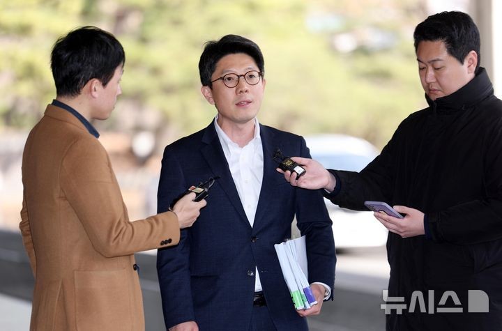 검찰, '<b>명태균 의혹</b>' <b>김병민 서울시</b> <b>부시장</b> 조사…김 "많은 여론조사 자...