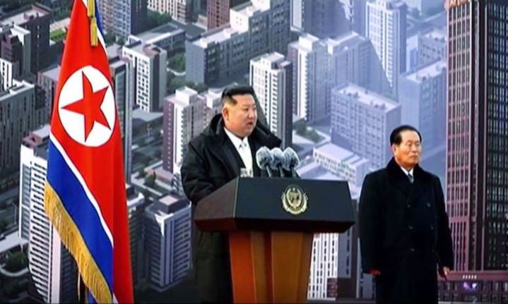 <b>김정은</b>, <b>화성지구</b> 3단계 <b>살림집</b> 시찰…"수도권 <b>살림집</b>문제 완벽 해결"