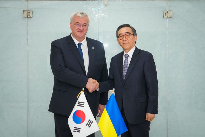 한·<b>우크라</b> 외교장관 통화…종전협상, 북 <b>포로송환</b> 등 논의