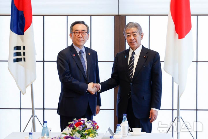 <b>한일 외교장관</b>, 두 시간 <b>회담</b>…북 비핵화 등 한미일 협력 재확인(종합)
