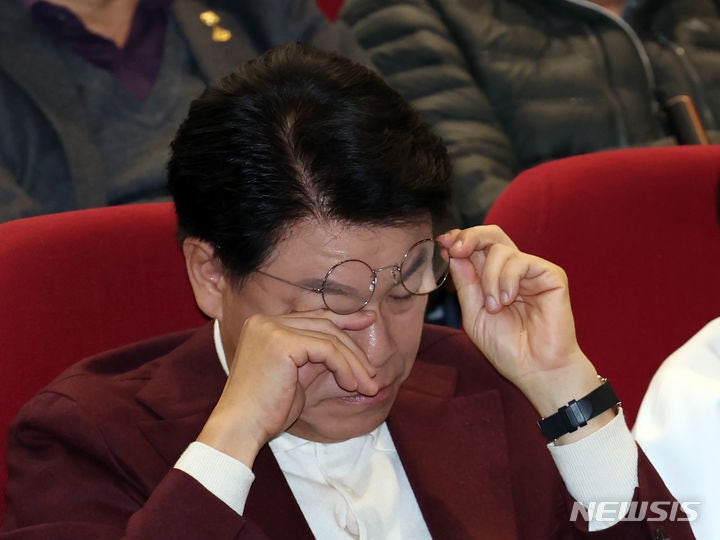 '<b>장제원</b> 비서 <b>성폭력 의혹</b>' 고소인 측, 내일 기자회견…동영상 제출도(...