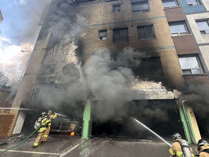 [광주=뉴시스] 31일 오후 1시 45분께 광주 광산구 신가동 한 어린이집에서 불이 나 소방당국에 의해 40분 만에 꺼졌다. (사진 = 광주 광산소방서 제공) 2025.03.31. photo@newsis.com *재