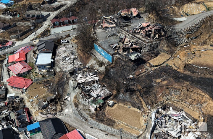 <b>산불</b> 최대 <b>피해</b> 영덕서 기부 행렬… 16억원 모여