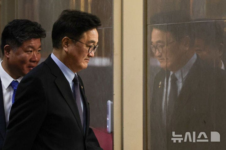 우 의장 "한덕수, <b>헌법재판관 지명 철회</b>해야…청문회 요청 안 받을 것"