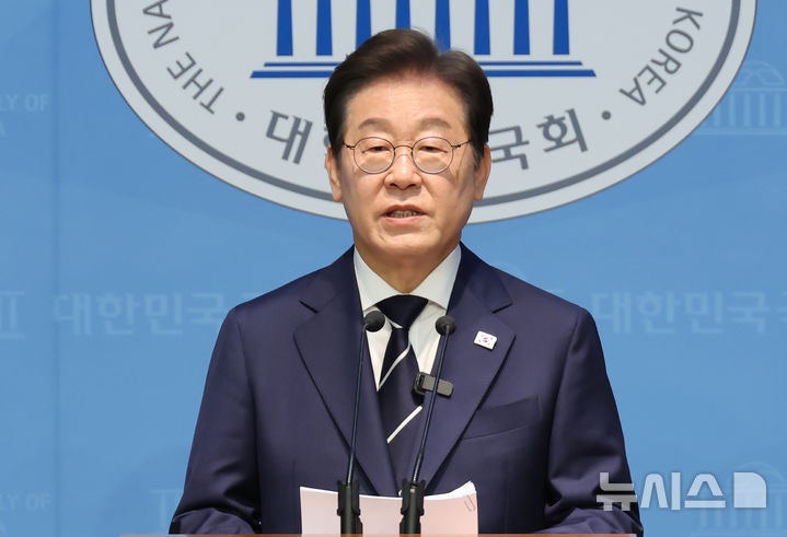 <b>이재명</b>, 'K<b>이니셔티브</b>' 비전 제시…"세계가 주목하는 '퍼스트 무버' 될 ...