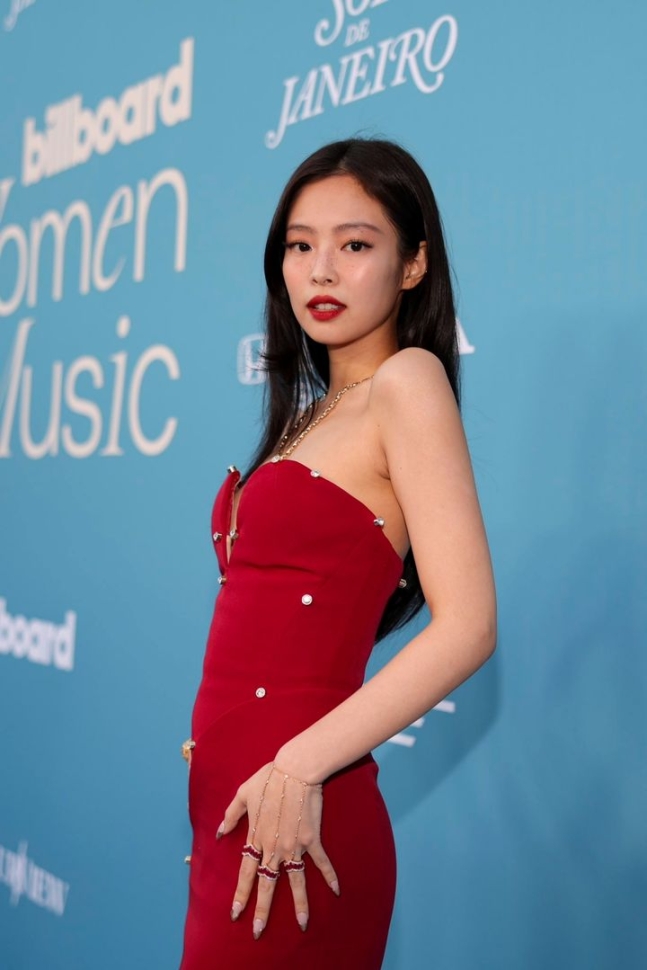 블랙핑크 제니, 영국 싱글·앨범차트 5주 동시진입소식입니다 ~~~
