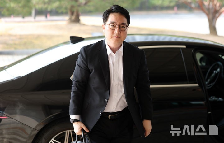 <b>공수처</b>, '윤 석방지휘' <b>심우정</b> 총장 사건 <b>고발</b>인 조사