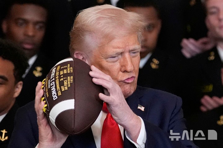 <b>트럼프</b>, 반기든 <b>하버드</b>에 "이제 최고대학 아냐"…연일 악담