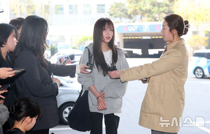 법원 "<b>가세연</b>, '<b>쯔양</b> 사생활' <b>영상 삭제</b>해야" 가처분 결정