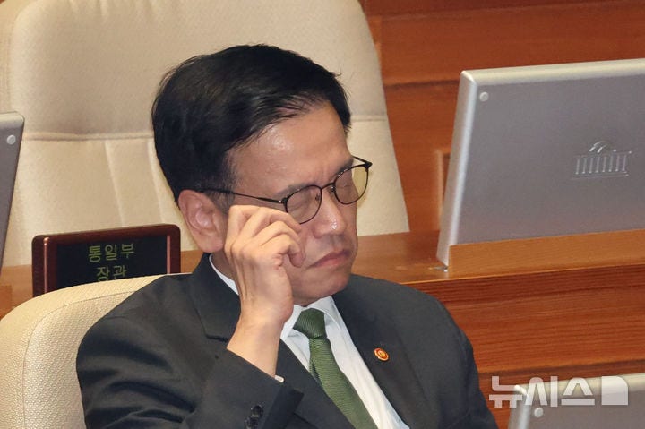<b>최상목</b> 부총리, 탄핵안 상정에 사퇴…"국민께 죄송하게 생각"(종합)