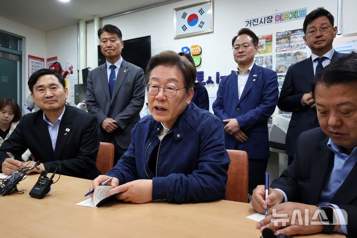 <b>이재명</b> 측 "후보 <b>피습</b> 모의 <b>제보</b> 잇따라…대인 직접 접촉 어려워"