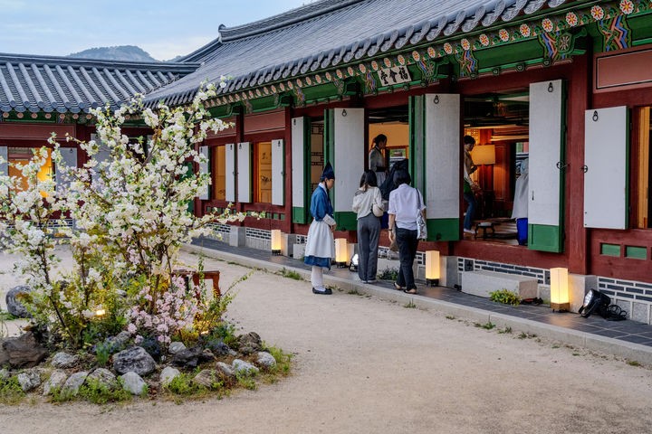 [서울=뉴시스] 경복궁 소주방 권역 '수라간 시식공감' (사진=국가유산청 제공) 2025.05.07.*재판매 및 DB 금지