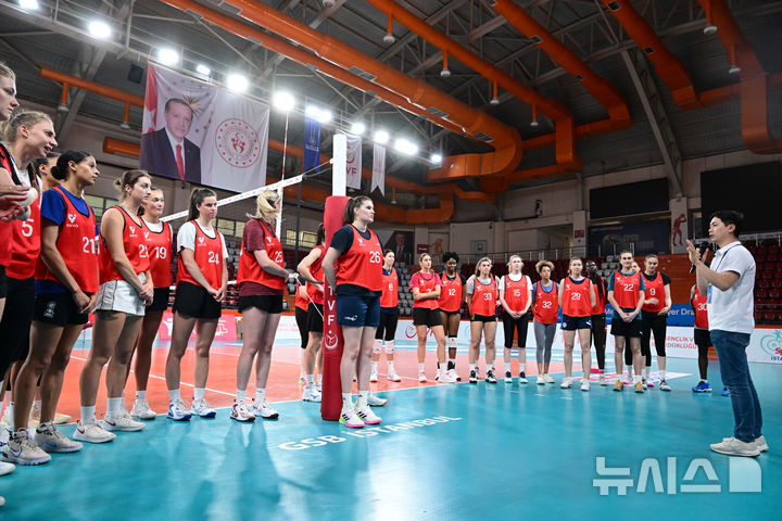 프로<b>배구</b> <b>트라이아웃</b> 시작…구단 선호도 1위 남녀 외인은(종합)