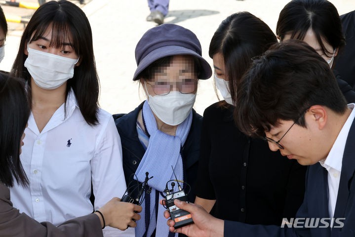 명품백 고발인, 윤석열 장모 <b>요양원 의혹</b> 검찰에 고발