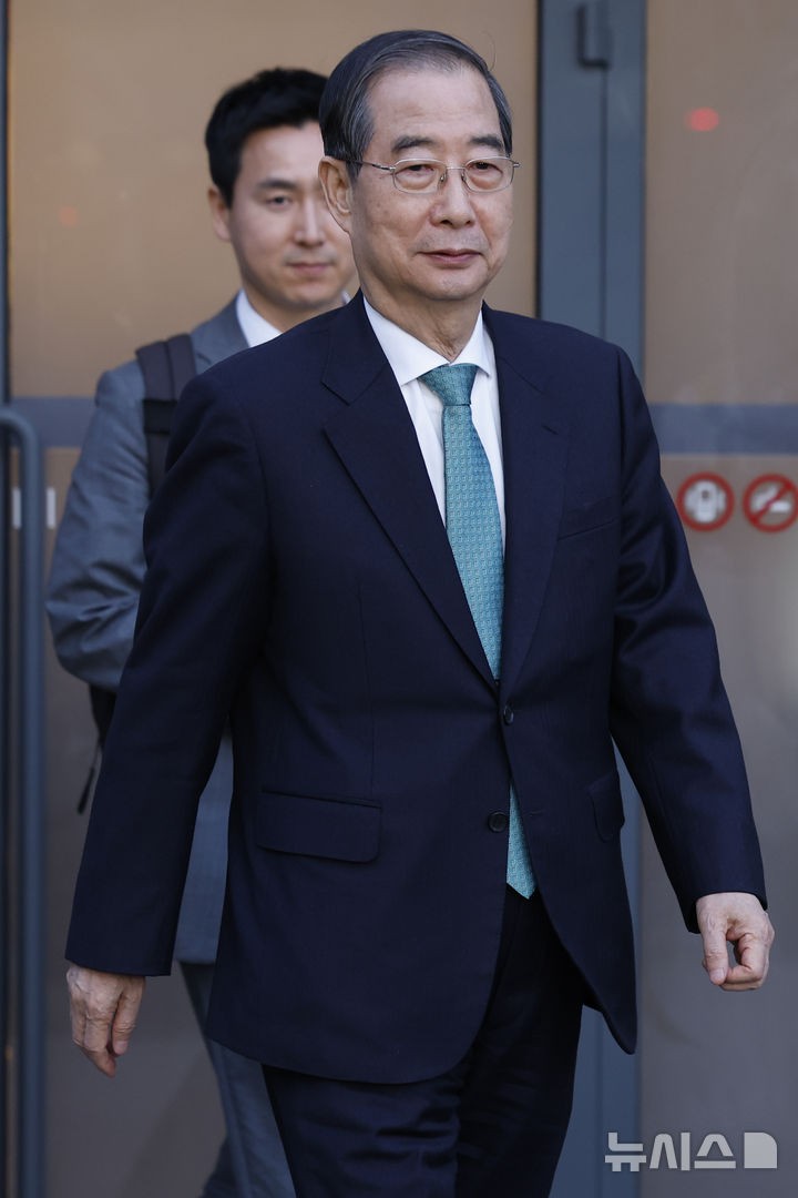 <b>민주</b> "<b>한덕수</b>, 이재명 끌어들여 '광주사태' 논란 물타기"…경찰 <b>고발</b>
