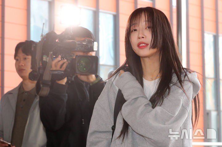 '가세연 고소' <b>쯔양</b>, <b>경찰</b> 재소환…"공정한 수사 기대"