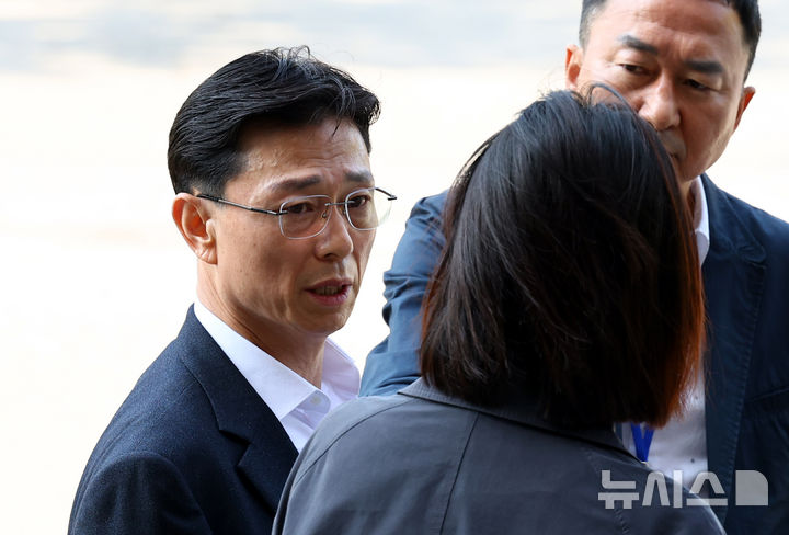 [서울=뉴시스] 박주성 기자 = 고위공직자범죄수사처(공수처)가 해병대 채상병 사망 의혹 사건의 핵심 피의자인 임성근 전 해병대 1사단장의 휴대전화 포렌식 선별작업을 재개하기로 한 지난달 30일 오전 임성근 전 사단장