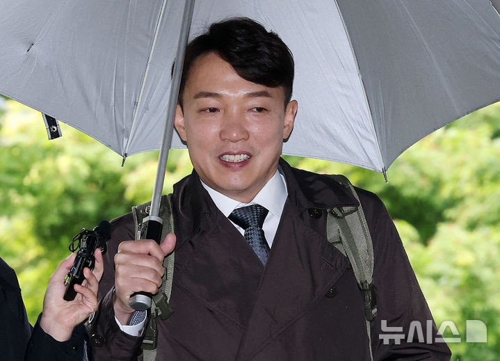 '<b>리조트 접대</b>·위장전입 혐의' <b>이정섭 검사</b> "허위 의혹 제기"