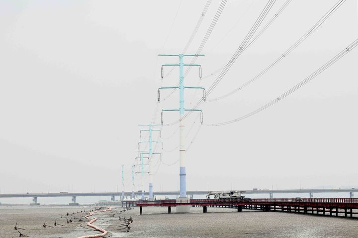[서울=뉴시스] 사진은 345kV 북당진-신탕정 송전선로.(사진=산업통상자원부 제공) 2025.04.02.*재판매 및 DB 금지