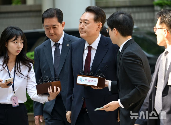"尹, 체포의 체도 꺼내지 않았다? 배신감" <b>수방사 부관 증언</b>