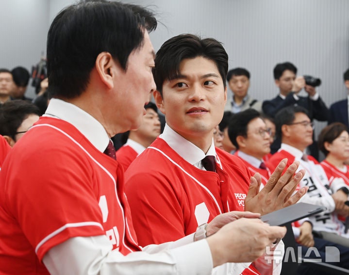<b>김용태</b> "<b>계엄</b>·탄핵 장벽 넘어야…통 큰 연대로 보수 신뢰 회복"