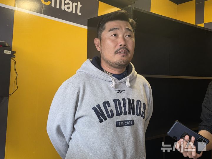 <b>최정</b>과 한솥밥 먹었던 NC <b>이호준 감독</b> "본인 장점 잘 살린 타격자세로 ...