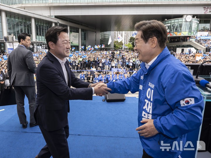 이재명 "<b>죽비</b>" 호남 표밭갈이…개혁신당 출신 김용남 지지 유세·롤 대결...