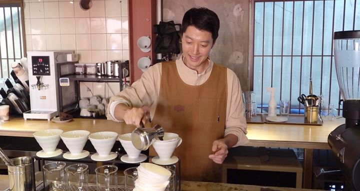"가게 망한다" '텃세 시비 직면' <b>이동건</b>, <b>카페</b> 개업 첫날부터 '당황'