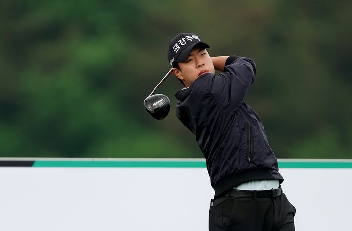 '예선 통과자' <b>정유준</b>, <b>한국오픈</b> 골프 1R 깜짝 <b>선두</b>…2위와 두 타 차