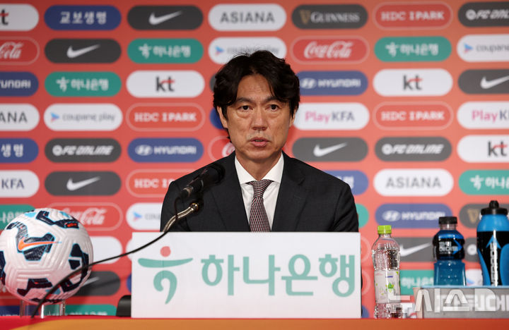 홍명보 감독, <b>월드컵 3차 예선</b> 6월 명단 발표