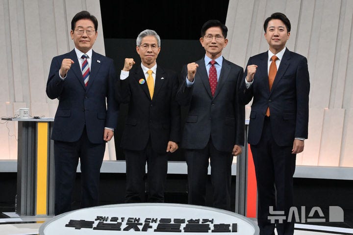 <b>사전투표</b> 첫날 이재명 '신촌' 김문수 '인천 계양' 이준석 '동탄'서 <b>투표</b>...