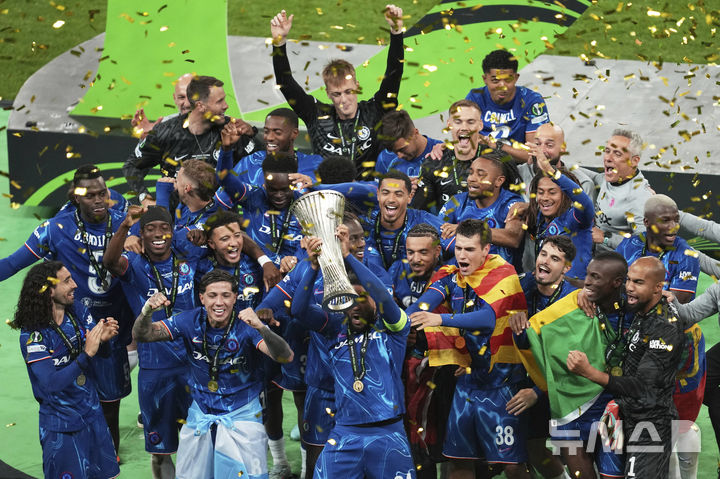 EPL <b>첼시</b>, <b>UECL 우승</b>…최초 UEFA 주관대회 그랜드슬램