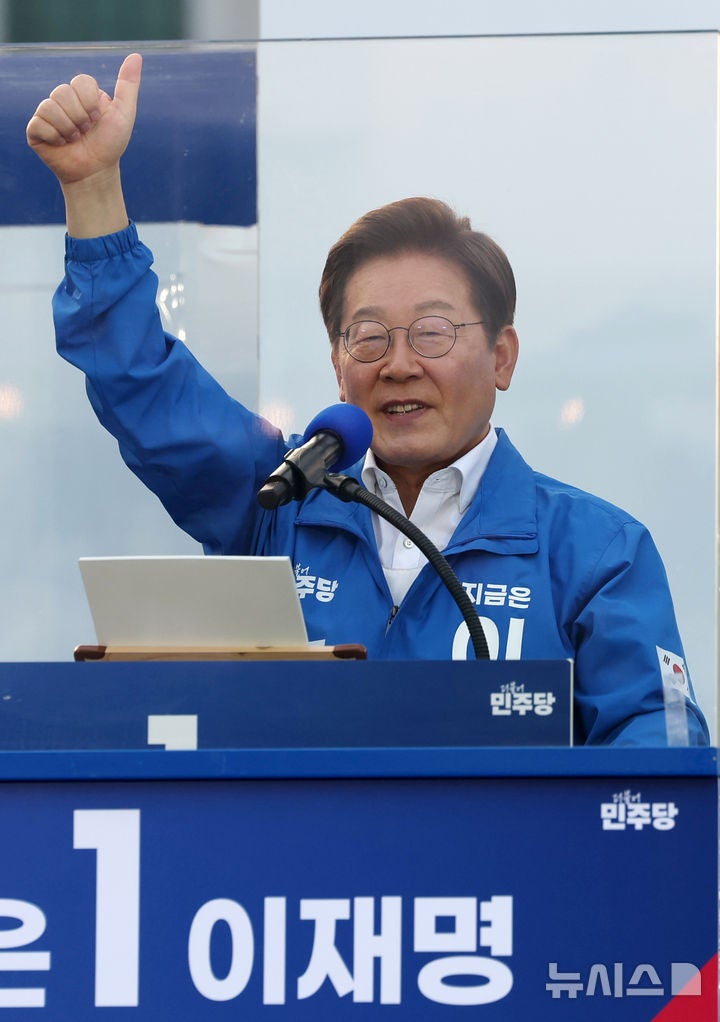 <b>이재명</b> "<b>검정고시</b>는 자랑스러운 삶의 자격증…동창생 있기에 나도 이 자...