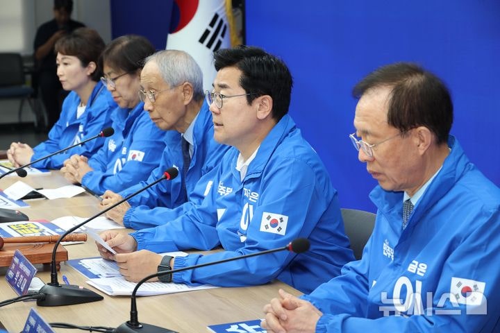 민주 "극우단체 '자손군', 댓글 <b>여론조작</b>…국힘·김문수 가담 가능성 농...