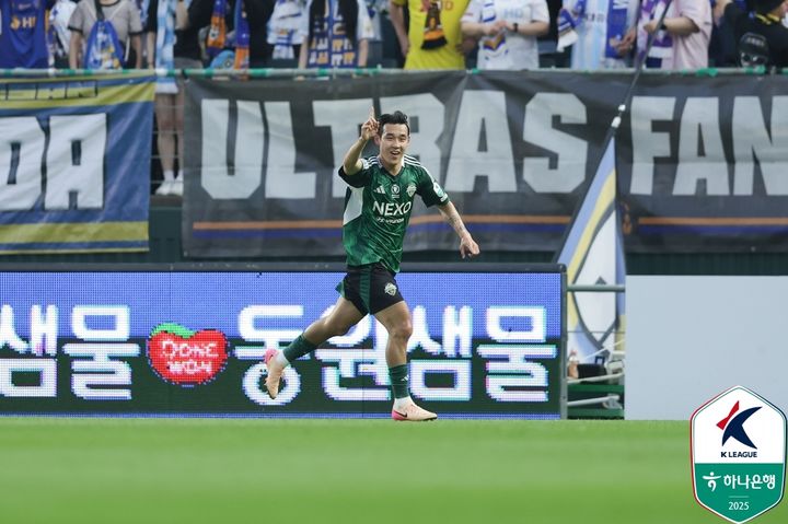<b>전북</b>, 시즌 두 번째 <b>현대가더비</b>서 울산에 3-1 역전승