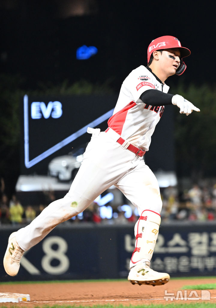 '<b>윤도현</b> 연타석 홈런' KIA, KT 꺾고 2연패 탈출…KT 3연승 마감