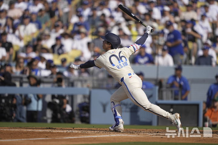 <b>김혜성</b>, 좌완 상대 MLB 첫 타석에 <b>홈런</b>포…양키스전 시즌 2호 아치