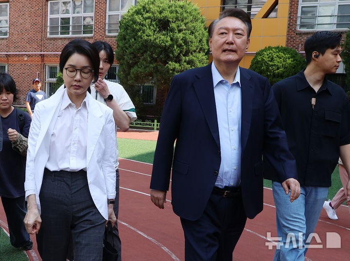 전직 <b>대통령</b>들도 '한 표' 행사…본<b>투표</b> 또는 사전<b>투표</b>(종합)