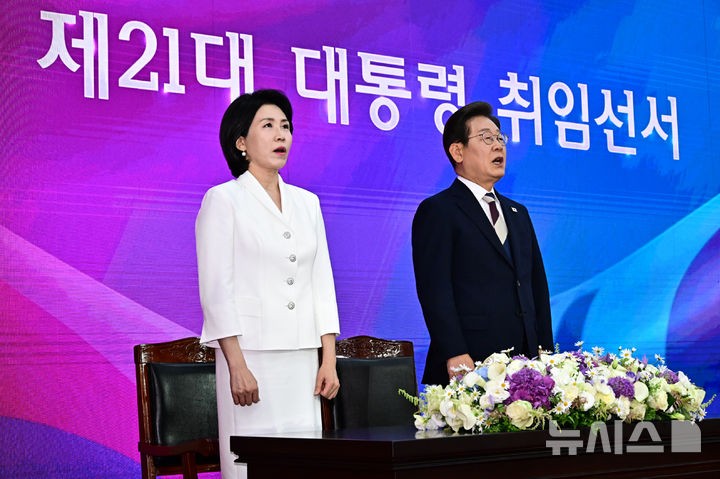 이재명 <b>대통령</b> 남은 형사<b>재판</b> 5개 <b>중단</b>되나…與 속도전