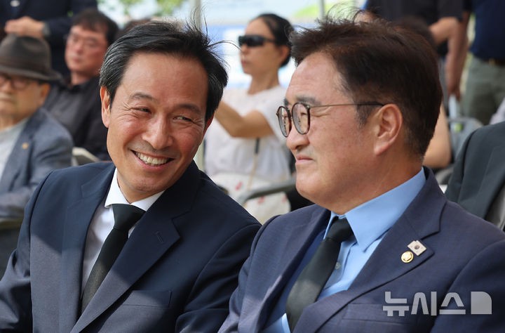 <b>우상호 정무수석</b>, 오늘 국회의장·여야 지도부 예방…"野도 국정 동반자...