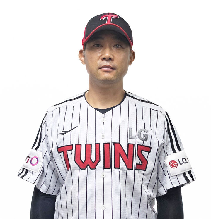 <b>LG</b>, <b>강동우</b> 타격<b>코치</b> <b>영입</b>…오늘 퓨처스팀 합류