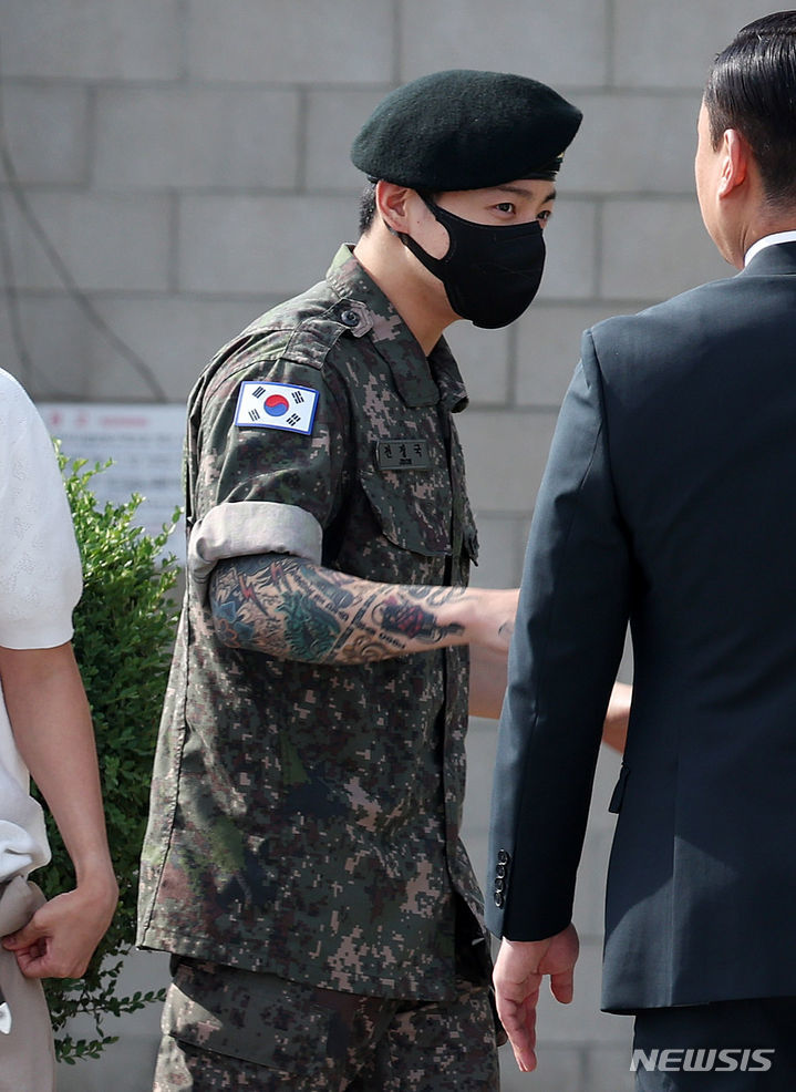 <b>지민</b>·<b>정국</b> 오늘 <b>전역</b>…<b>방탄소년단</b> 완전체 온다