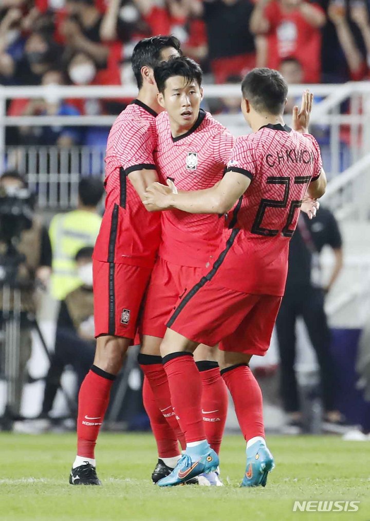 '월드컵 체제 돌입' <b>홍명보호</b>, 10월14일 <b>파라과이</b>와 국내 <b>평가전</b>